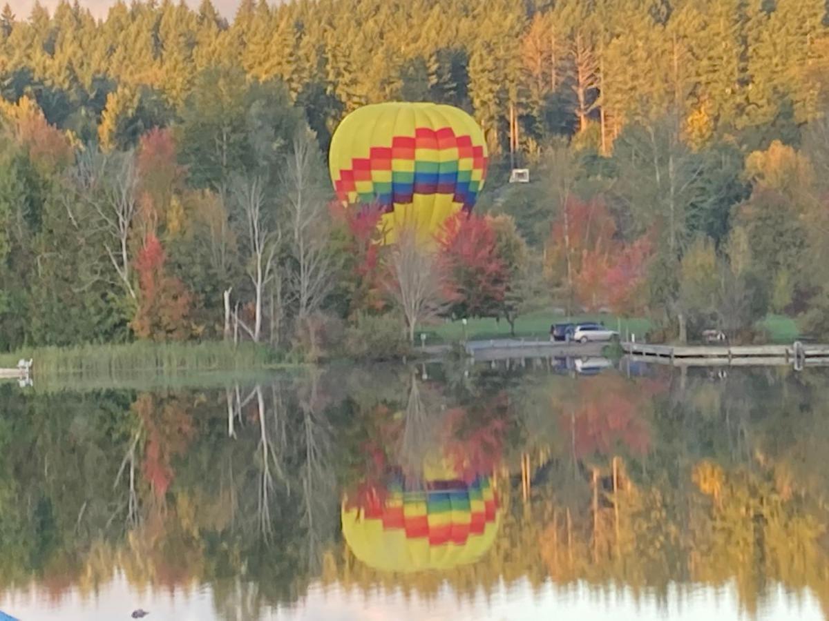 Cottage Lake Bed And Breakfast Вудинвилл Экстерьер фото