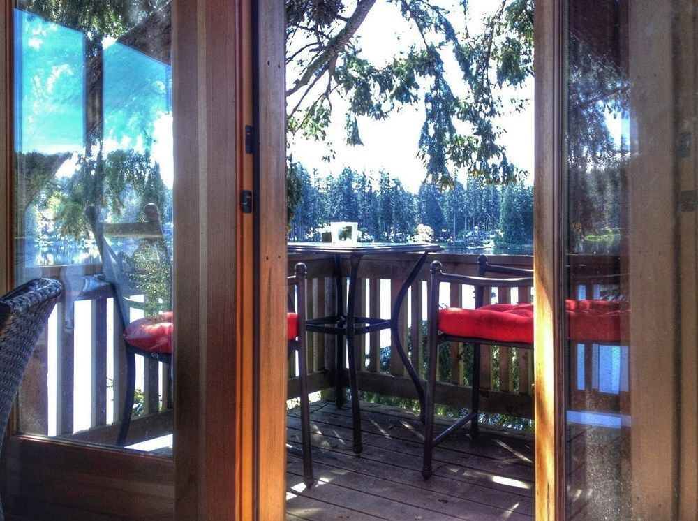 Cottage Lake Bed And Breakfast Вудинвилл Экстерьер фото